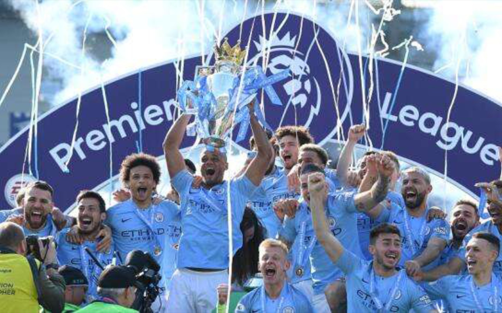 但有時他在 但有時他在